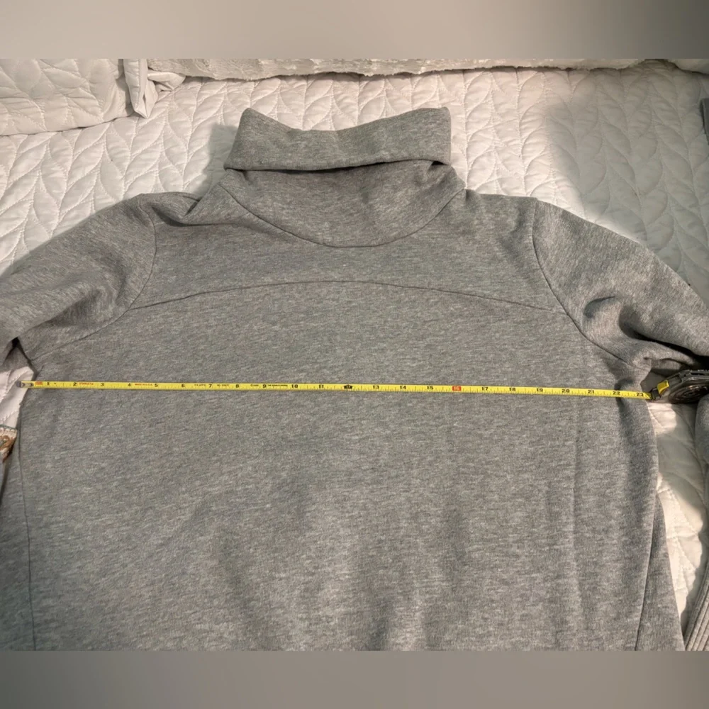 ALO Yoga Haze Long Sleeve Sweatshirt - Picture 7 of 8